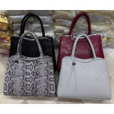 Сумка жен. 24237V8-2379 (30х25) красная