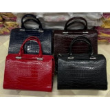 Сумка жен. 24218-711 (29х24) черный