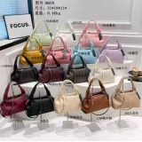 Сумка жен. M-609-8 (30х20) т. бежев