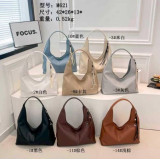 Сумка жен. M-621-10 (41х25) голубой